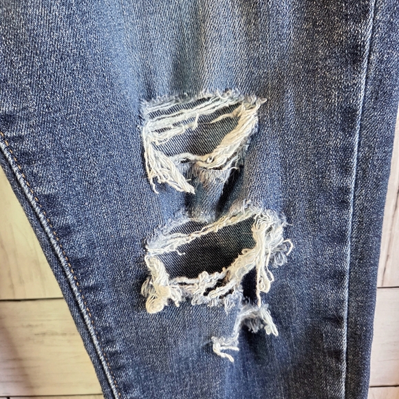 Levi's 721 High Rise Distressed Skinny Jeans - Picture 3 of 8